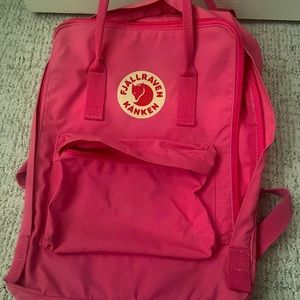Women’s Fjallraven Kanken backpack minimal scuffs